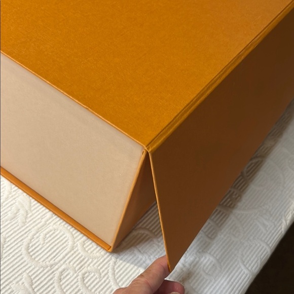 Louis Vuitton Signature Orange Box Large BOX. Magnetic closure. - Picture 5 of 11